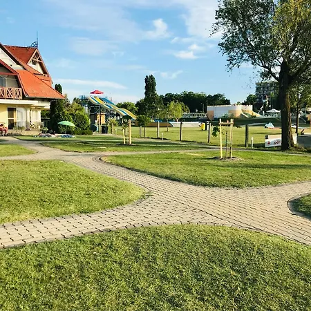Krisz Apartamento *